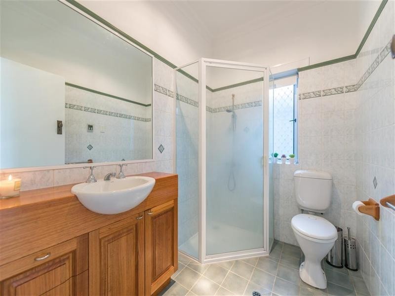 24 Boswell Terrace, Wynnum QLD 4178