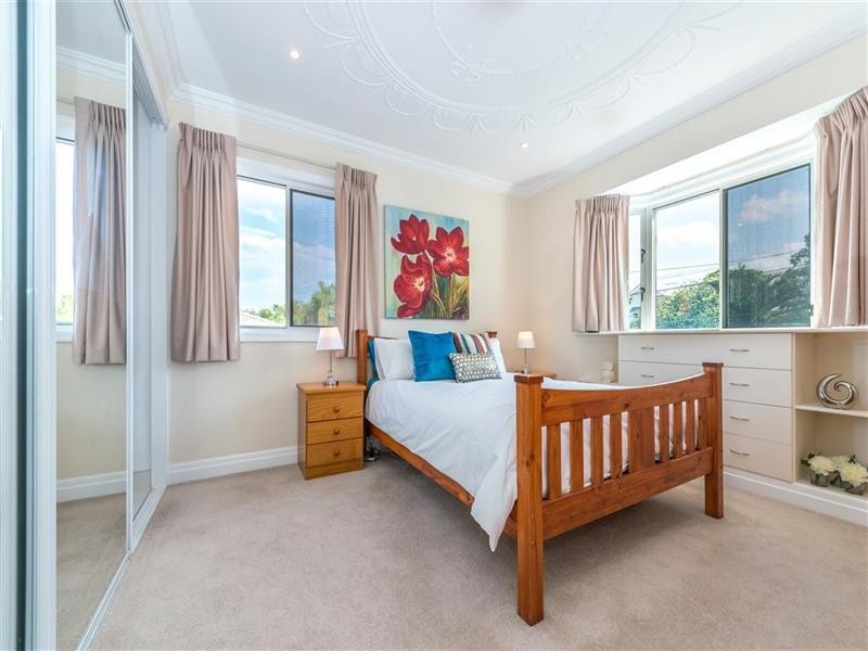 24 Boswell Terrace, Wynnum QLD 4178