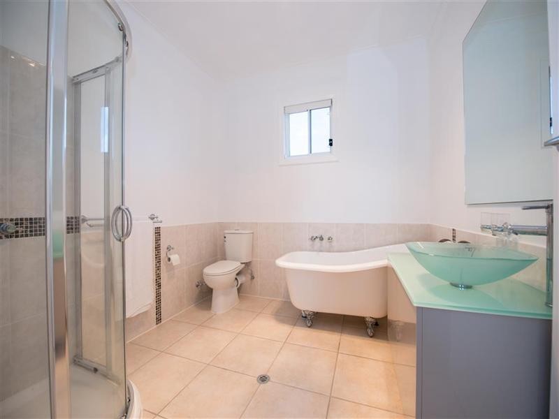 24 Boswell Terrace, Wynnum QLD 4178