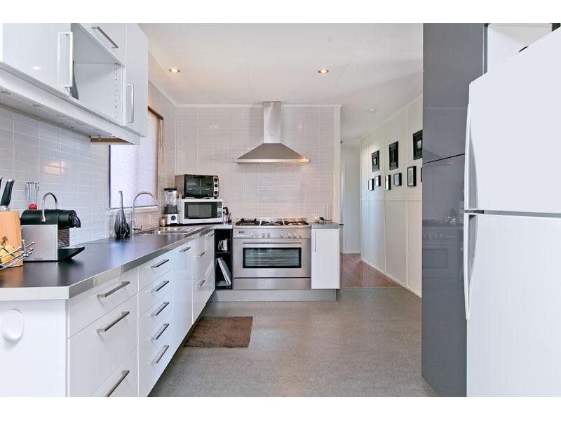 12 Sorrento Street, Wynnum West QLD 4178