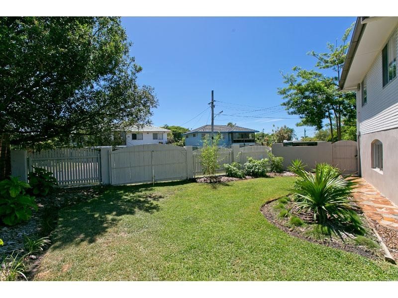 12 Sorrento Street, Wynnum West QLD 4178
