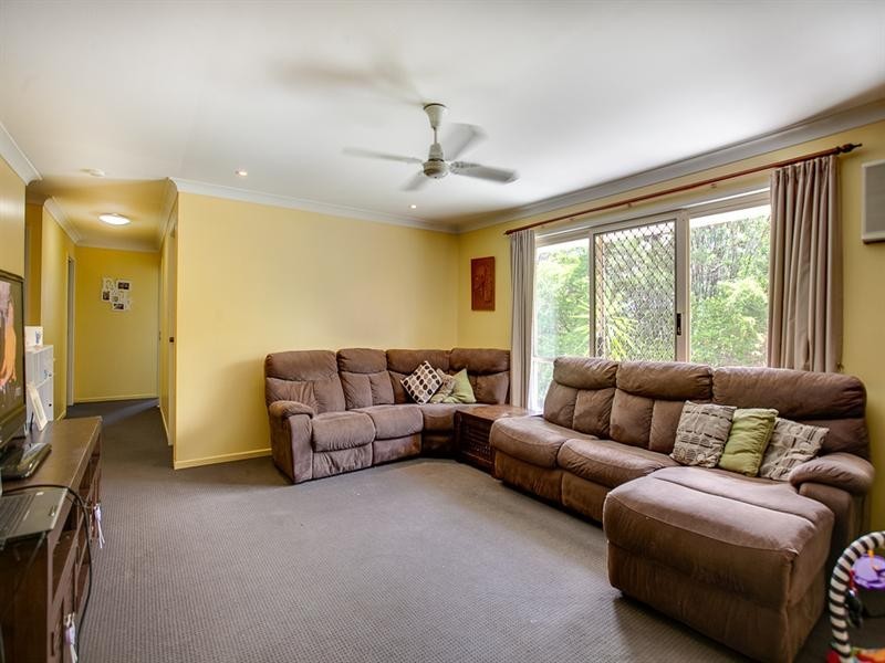 22 Emmett Street, Wynnum West QLD 4178