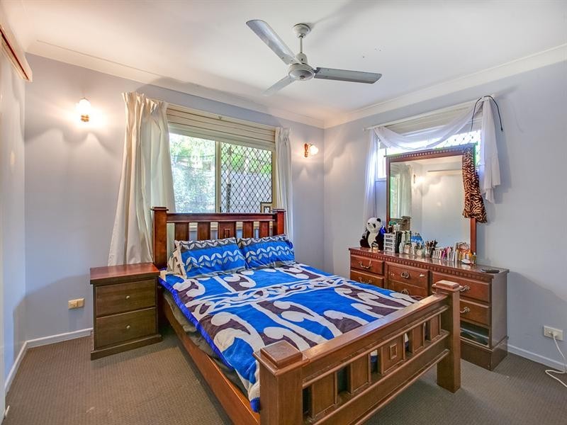 22 Emmett Street, Wynnum West QLD 4178