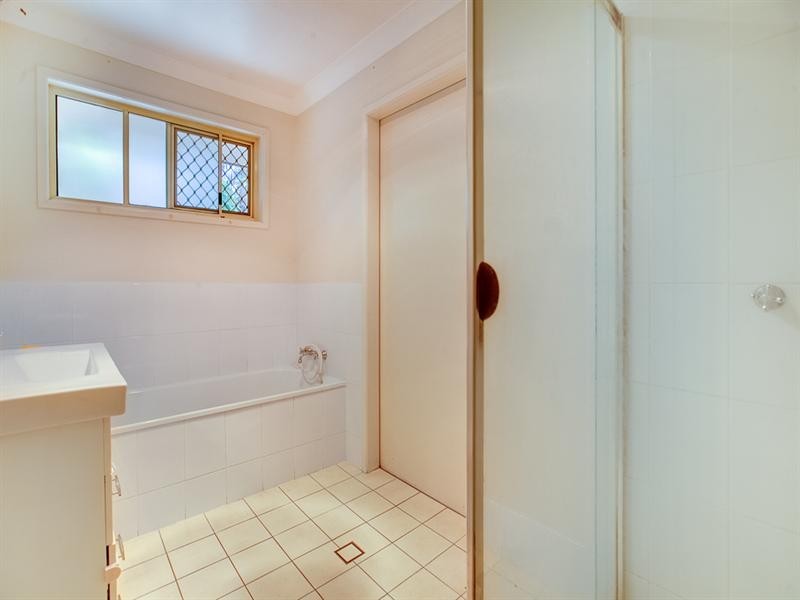 22 Emmett Street, Wynnum West QLD 4178