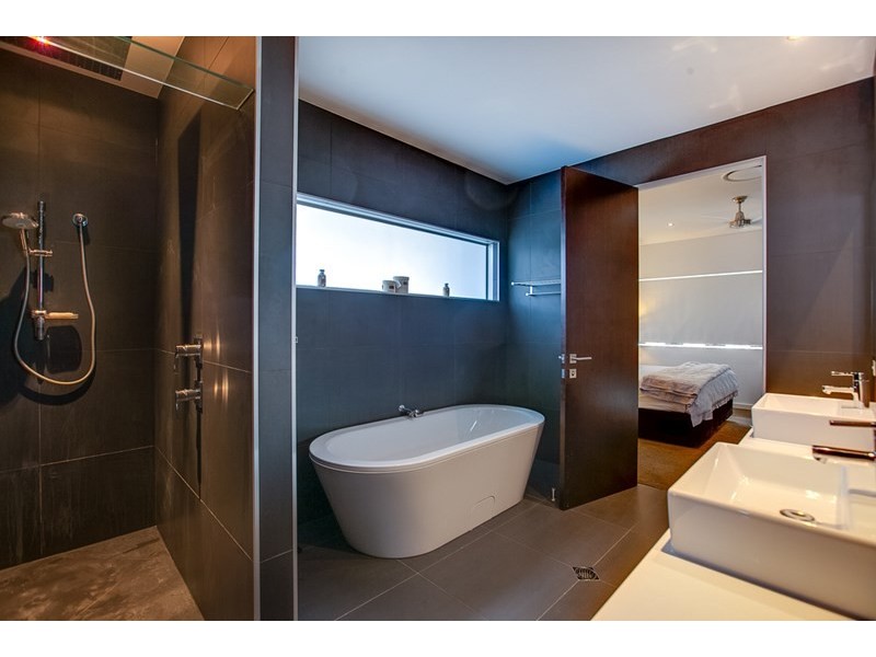 130 Mountjoy Terrace, Manly QLD 4179