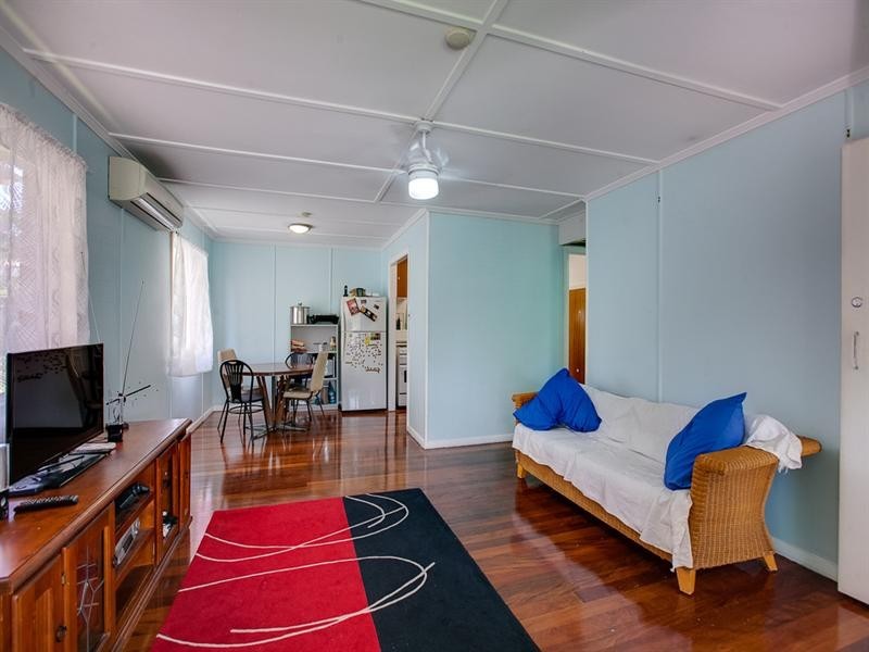 9 Lithgow Street, Wynnum QLD 4178