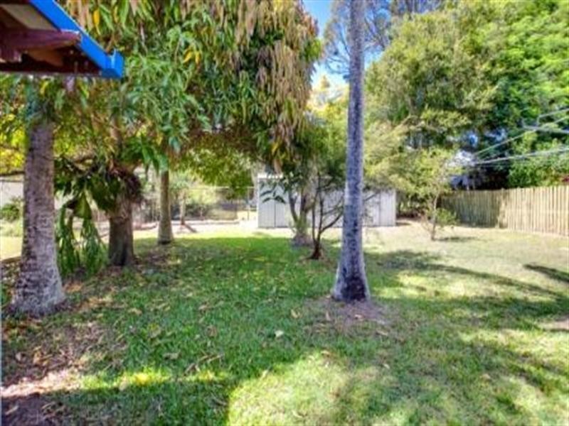 9 Lithgow Street, Wynnum QLD 4178