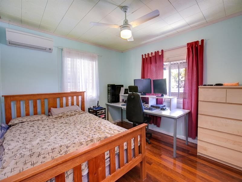 9 Lithgow Street, Wynnum QLD 4178