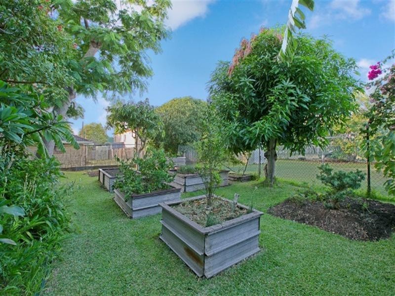 91 Pine Street, Wynnum QLD 4178