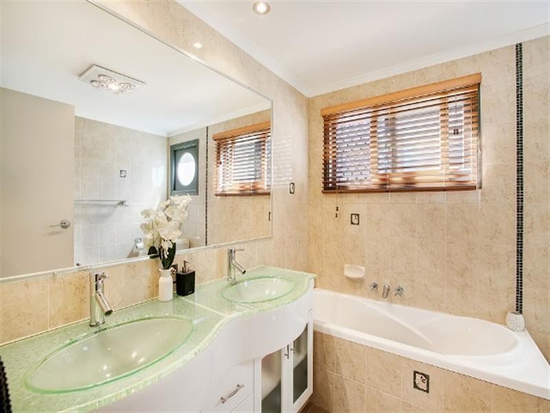 23 Carnation Road, Manly West QLD 4179