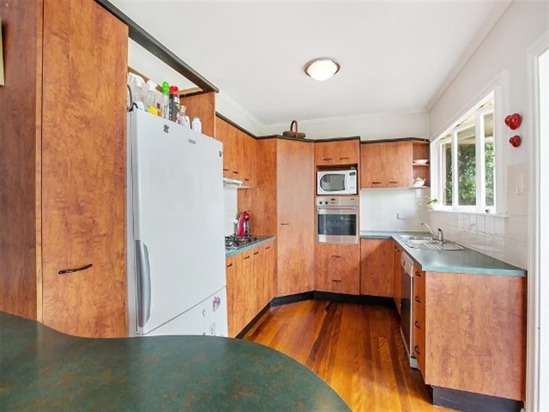 37 Foch Street, Wynnum West QLD 4178
