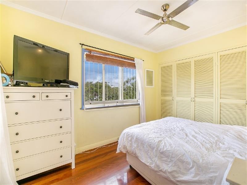 37 Foch Street, Wynnum West QLD 4178