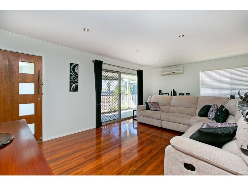 12 Sorrento Street, Wynnum West QLD 4178