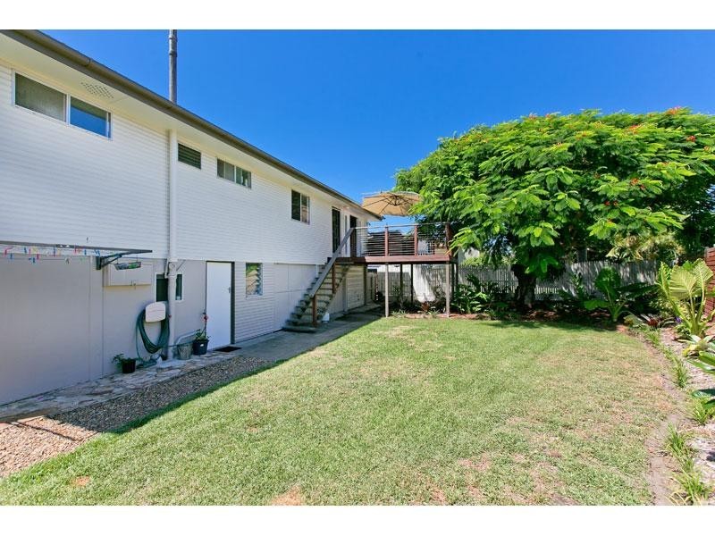 12 Sorrento Street, Wynnum West QLD 4178