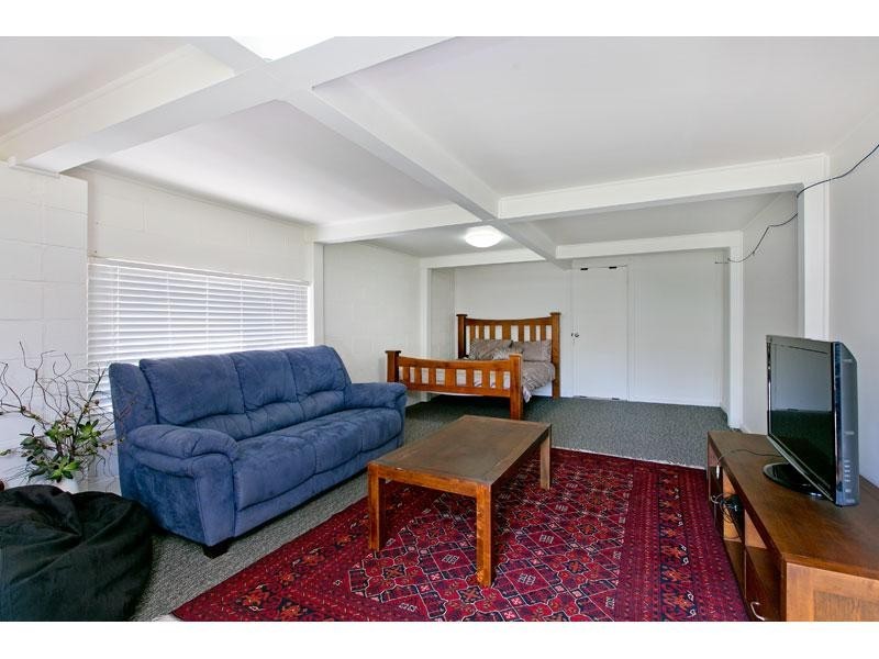 12 Sorrento Street, Wynnum West QLD 4178