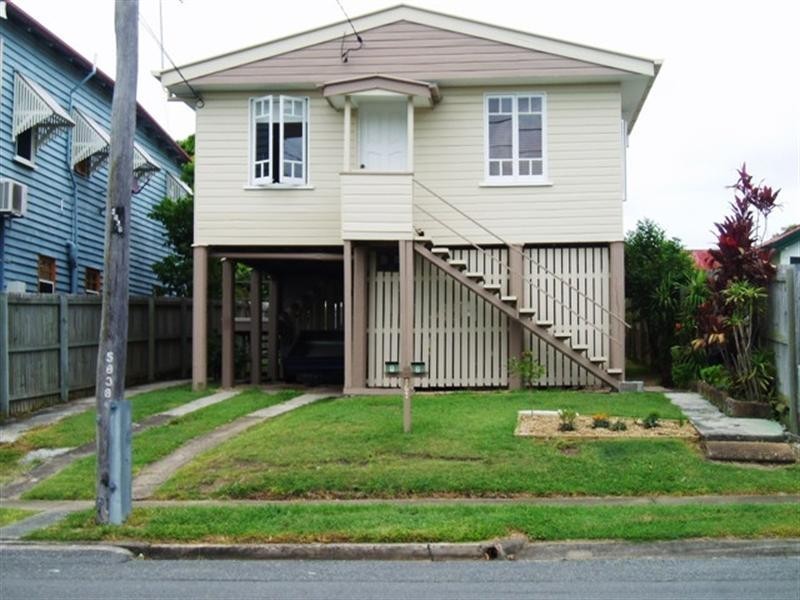 2/167 Mount Joy Street, Manly QLD 4179