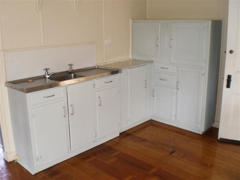 2/167 Mount Joy Street, Manly QLD 4179