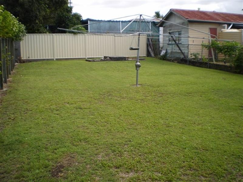 2/167 Mount Joy Street, Manly QLD 4179