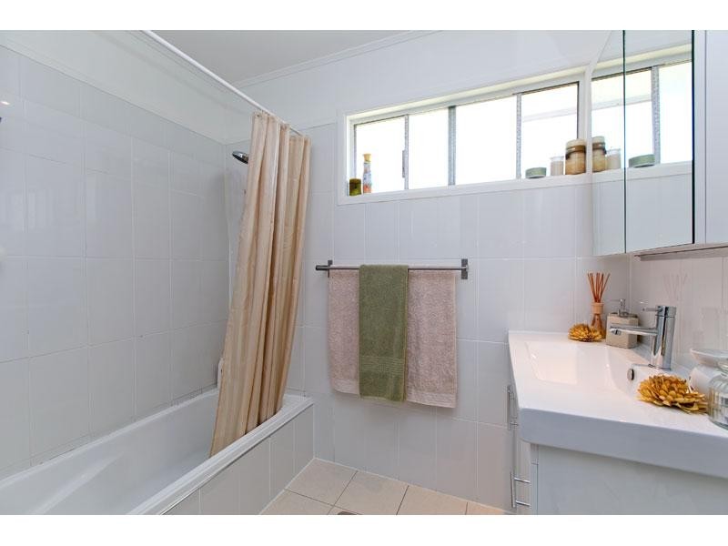 12 Sorrento Street, Wynnum West QLD 4178