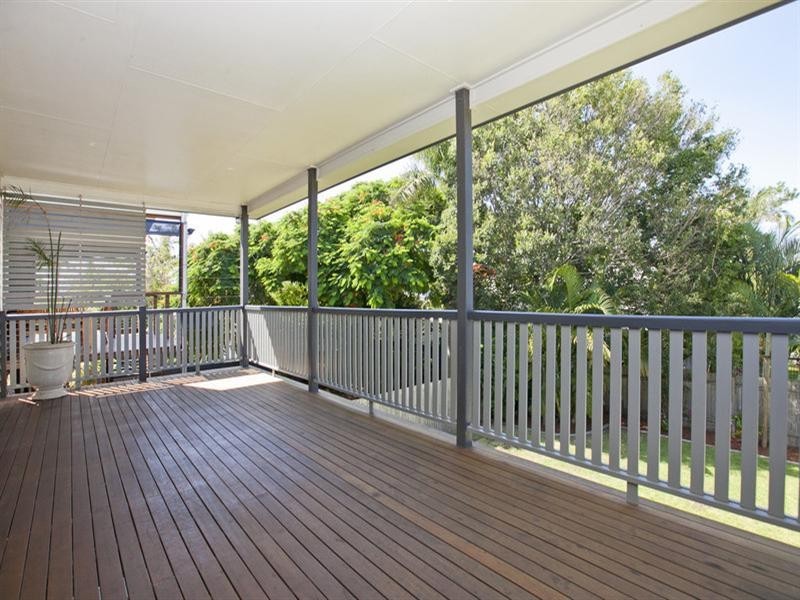 52 Moreton Avenue, Wynnum QLD 4178