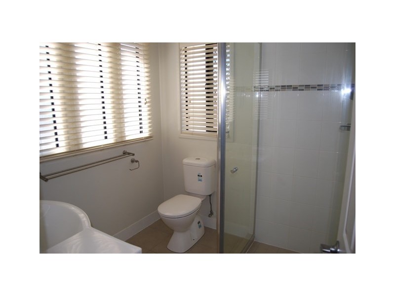 75 Whites Road, Manly West QLD 4179