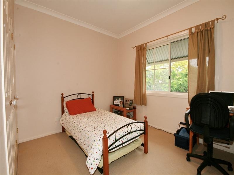 5 Hutton Avenue, Wynnum QLD 4178