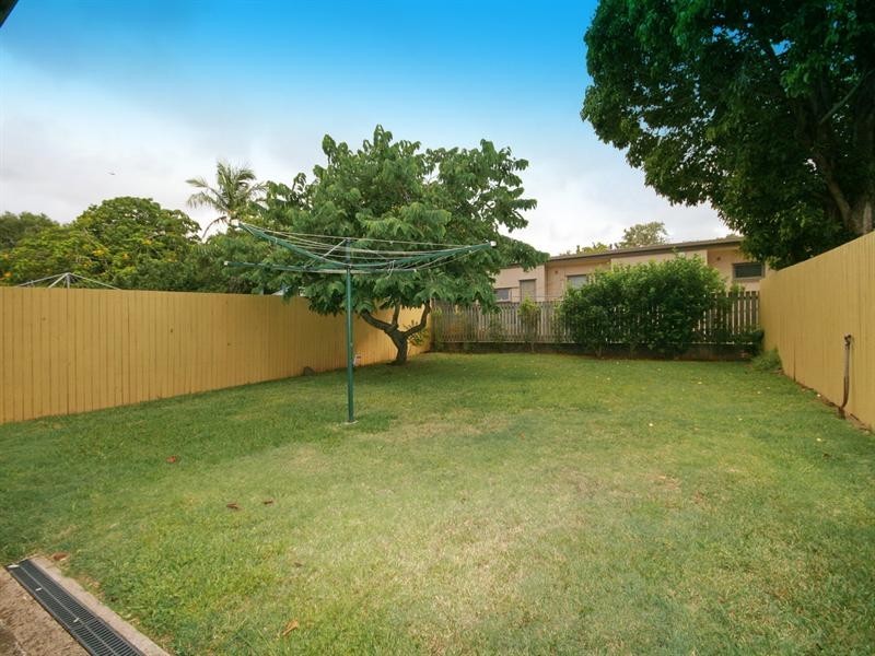 5 Hutton Avenue, Wynnum QLD 4178