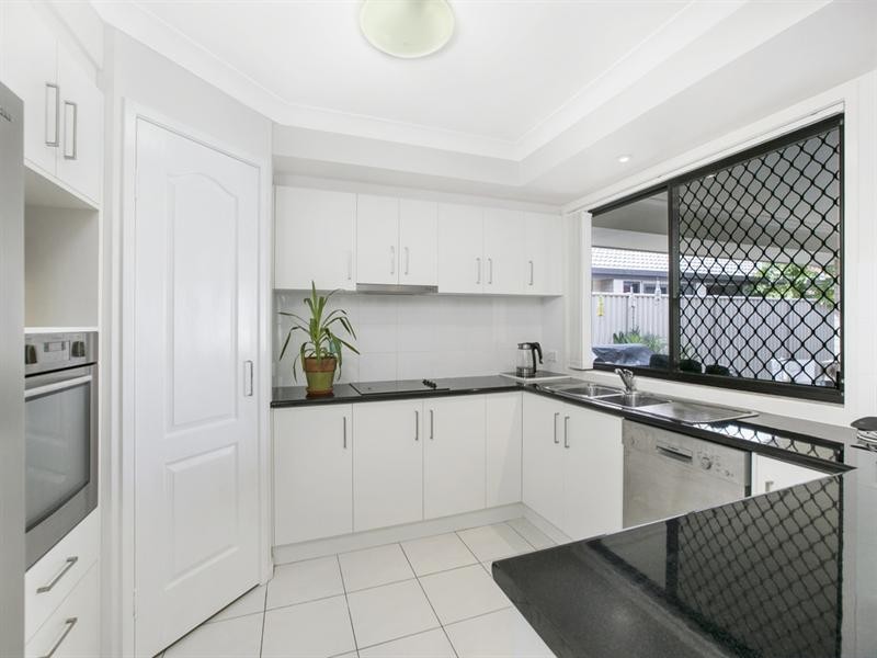 3 Venn Court, Wynnum West QLD 4178