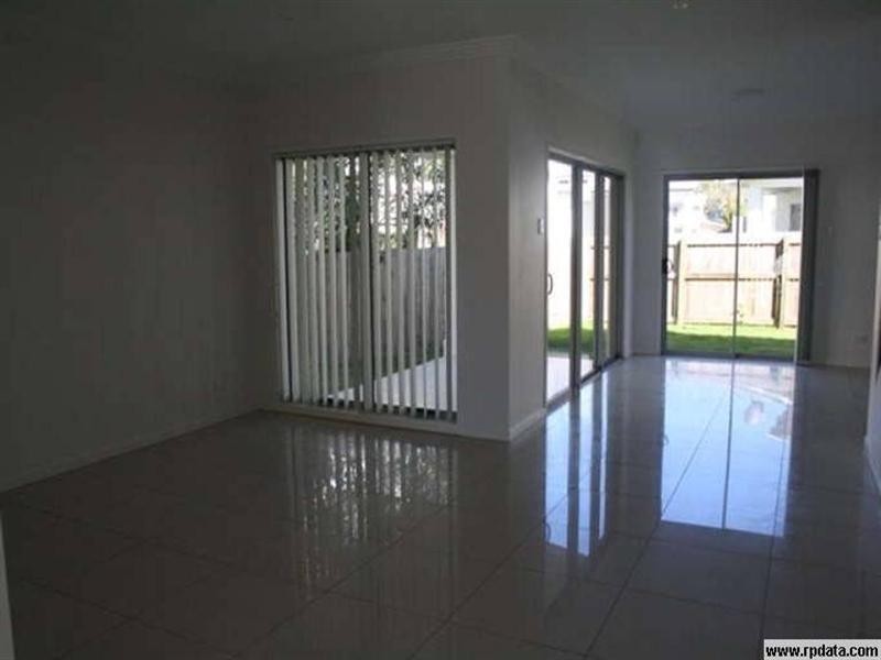 8 Glider Close, Wakerley QLD 4154