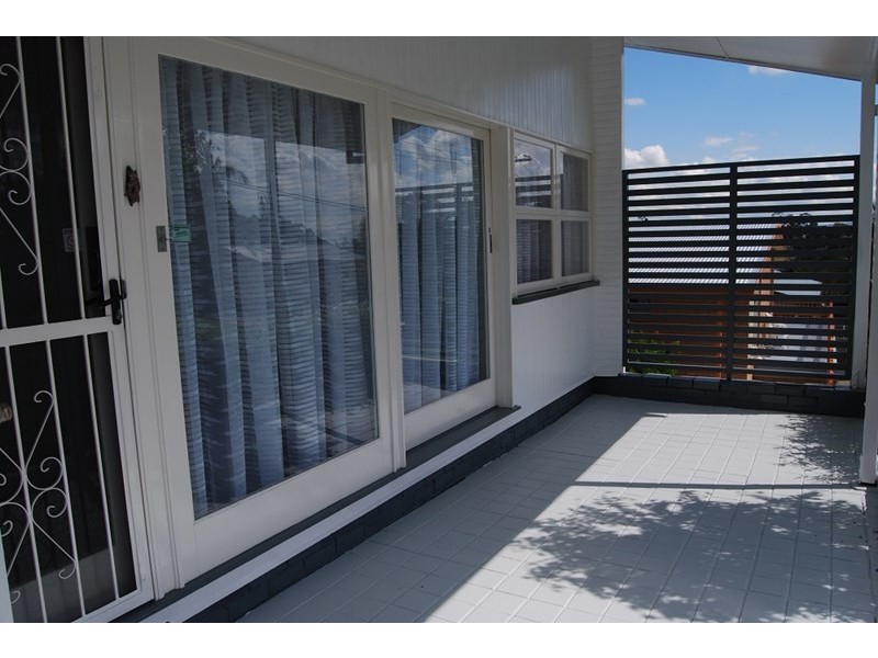 30 Banoon Drive, Wynnum QLD 4178