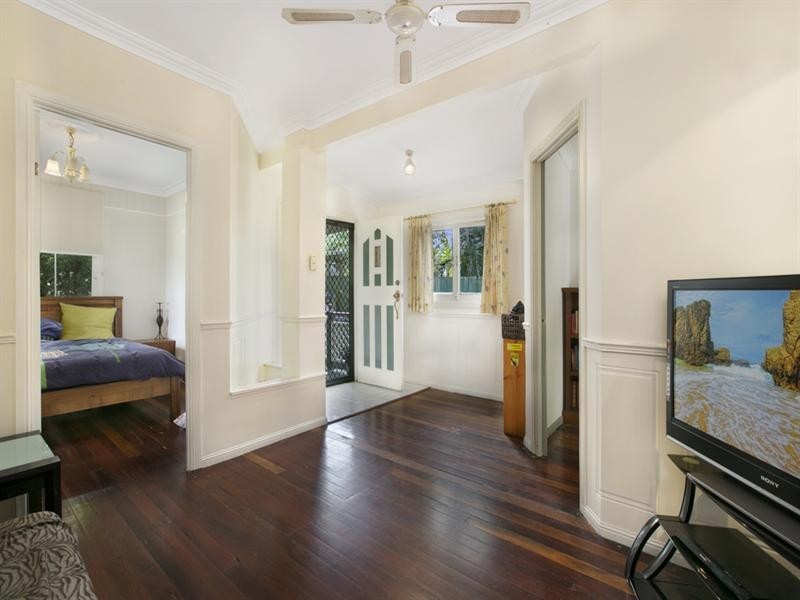 12 Kamarin Street, Manly West QLD 4179