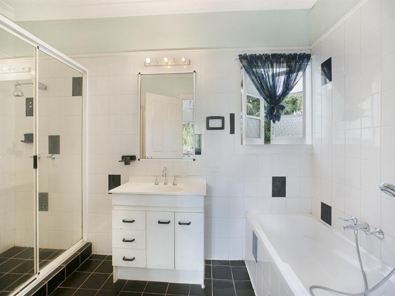 12 Kamarin Street, Manly West QLD 4179