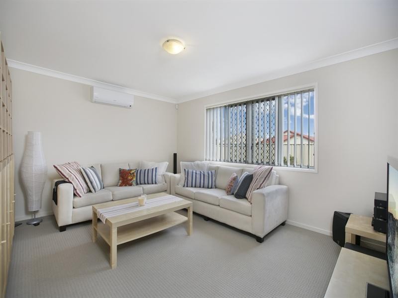 1 SASHA Street, Wynnum West QLD 4178