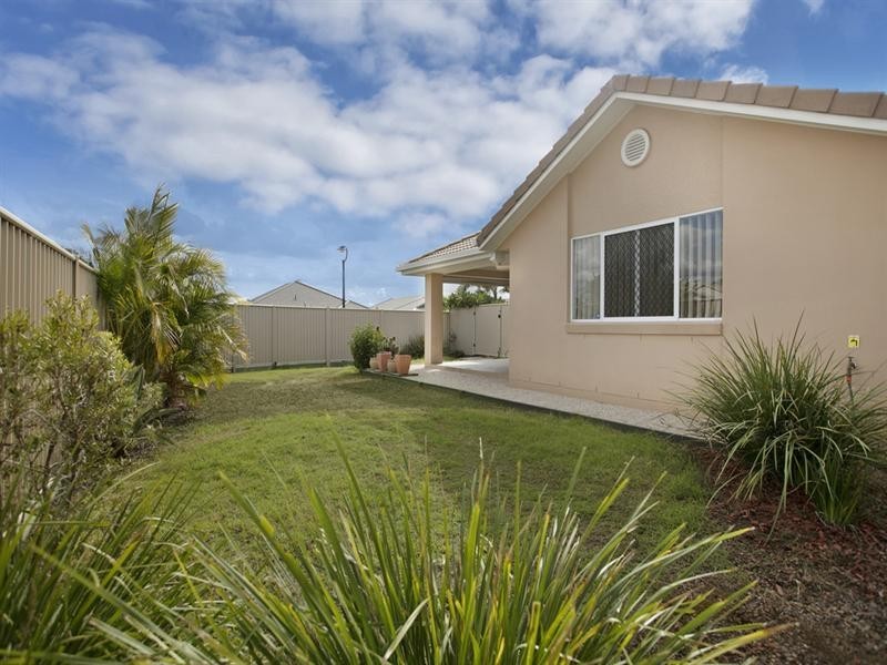 1 SASHA Street, Wynnum West QLD 4178