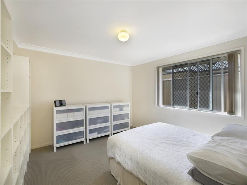 1 SASHA Street, Wynnum West QLD 4178