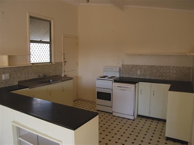 170 Carlton Terrace, Manly QLD 4179