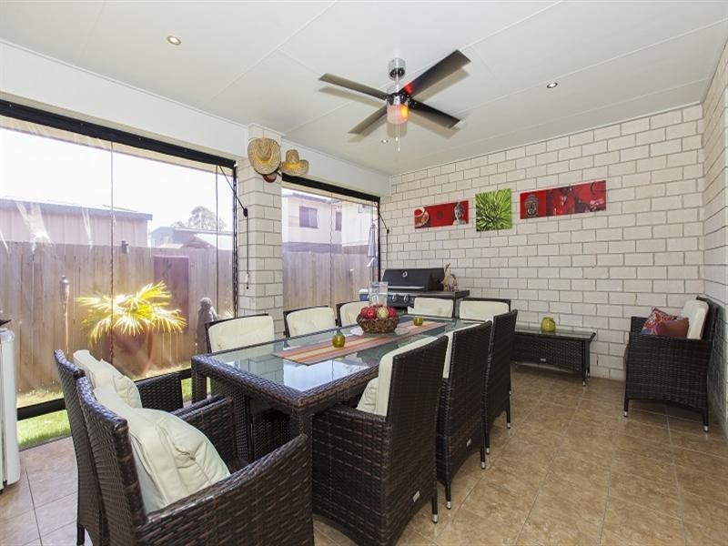 7 Youngs Road, Wynnum West QLD 4178