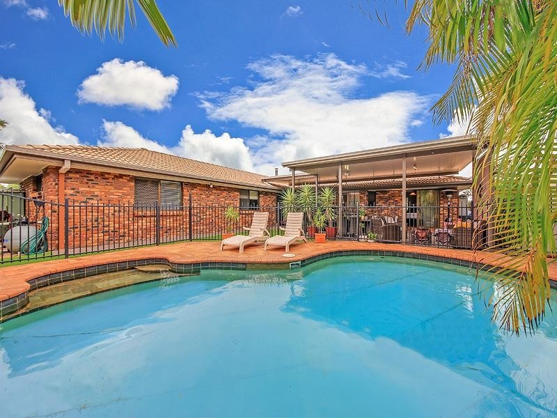 40 Scanlen Crescent, Wynnum West QLD 4178