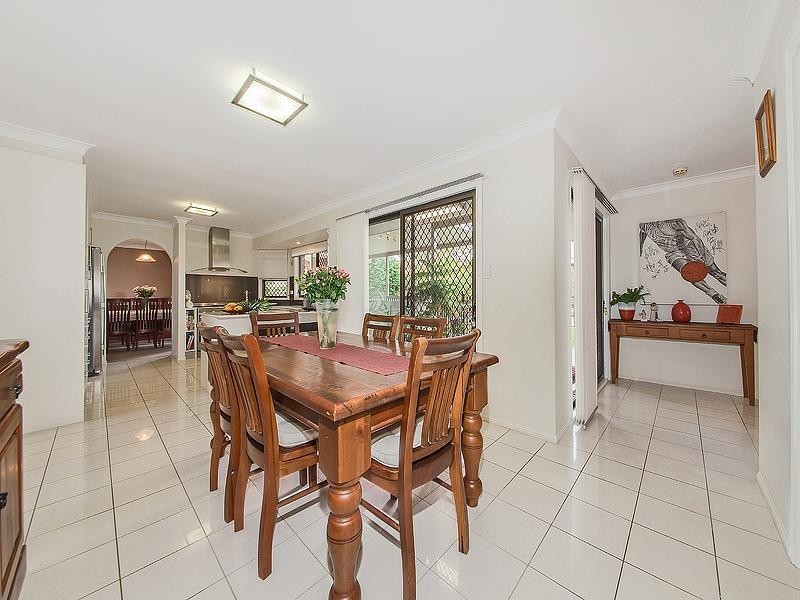 40 Scanlen Crescent, Wynnum West QLD 4178