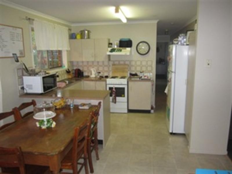 10 Alexander Street, Lota QLD 4179