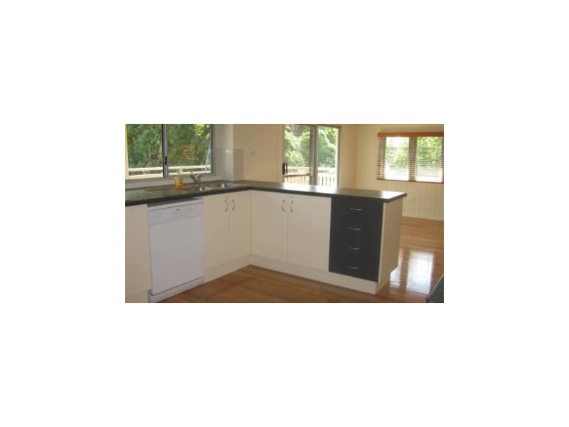 84 Haylock Street, Wynnum QLD 4178