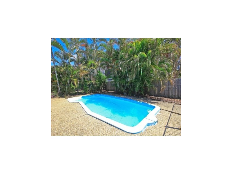 873 Esplanade, Lota QLD 4179