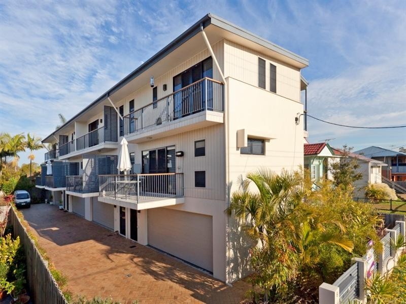 Townhouse 4/6 Emsworth Street, Wynnum QLD 4178