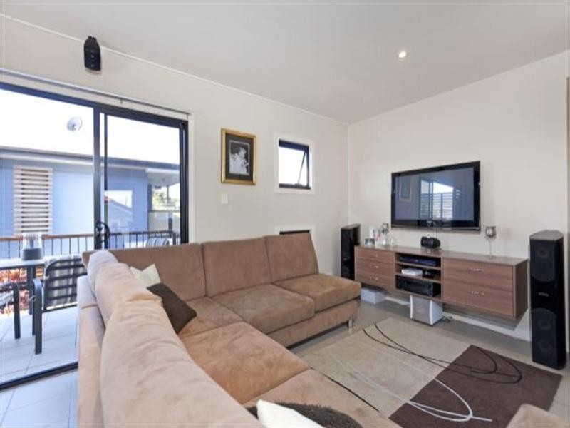 Townhouse 4/6 Emsworth Street, Wynnum QLD 4178