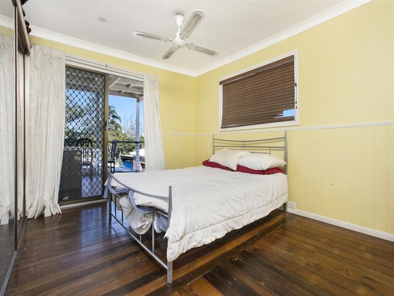 76 Glenora Street, Wynnum QLD 4178