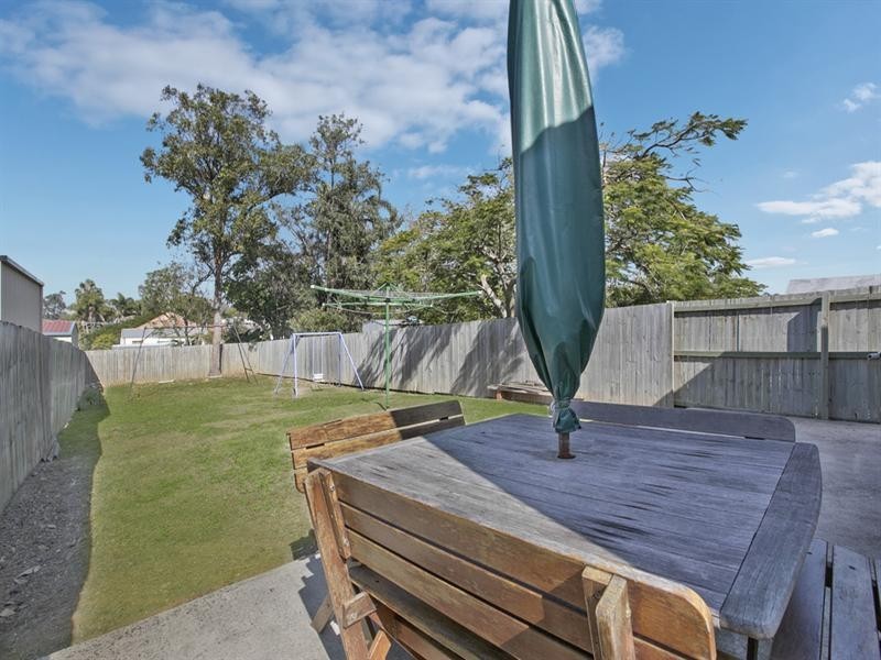 76 Glenora Street, Wynnum QLD 4178