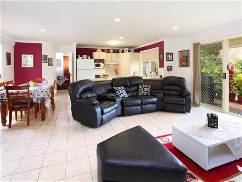 24 SAMANTHA Street, Wynnum West QLD 4178