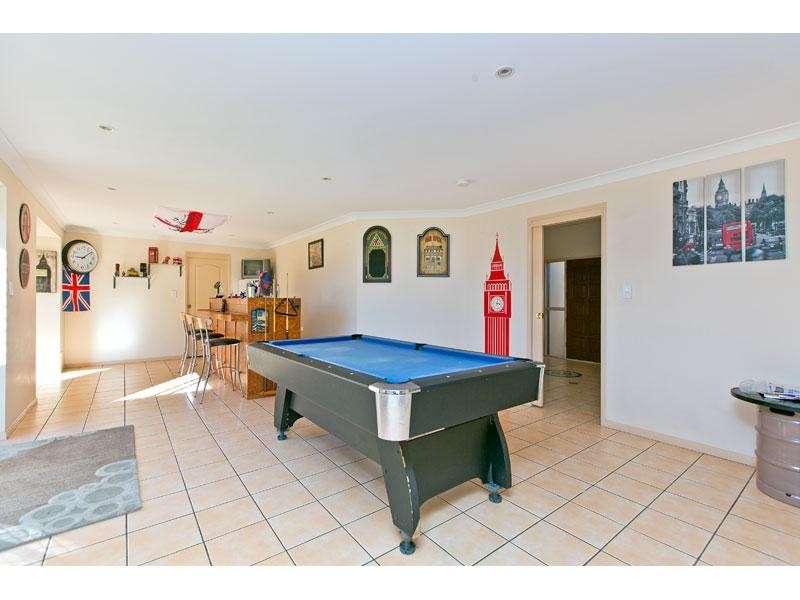 1 LINDEMAN Place, Redland Bay QLD 4165