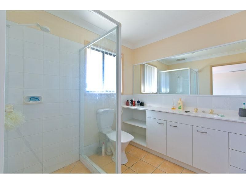 1 LINDEMAN Place, Redland Bay QLD 4165