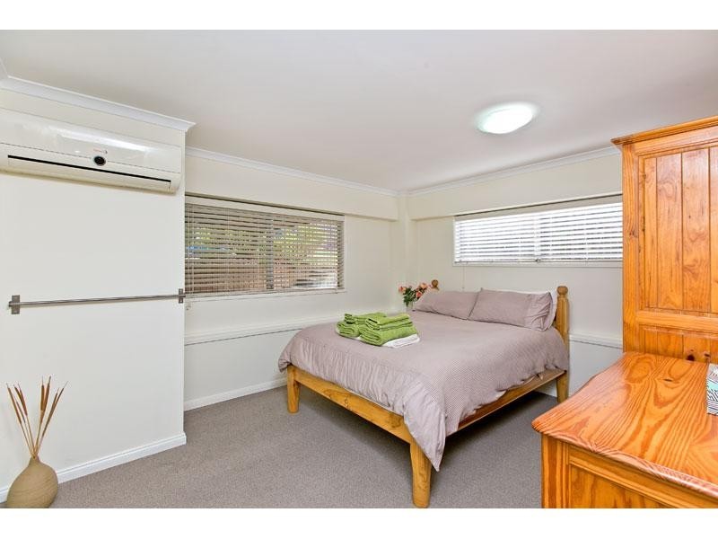 22 Meron Street, Wynnum West QLD 4178